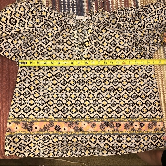 Olivaceous Blouse - Picture 3 of 6